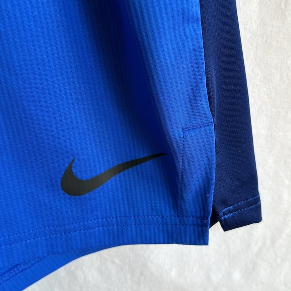 Nike Dri-Fit two-tone blue athletic shorts, size L - Picture 2 of 7